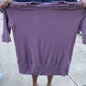 Dusty rose maternity half sleeve top with gold buttons